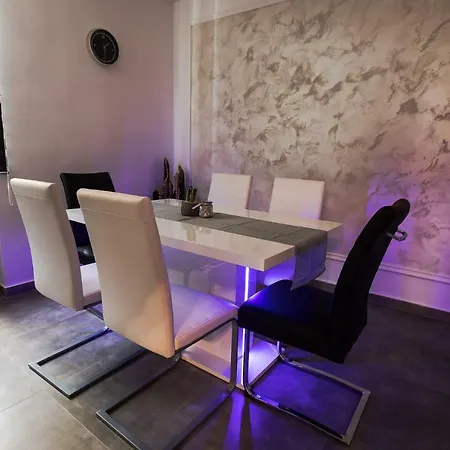 White Spacious Apartment *